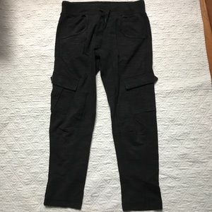 Lululemon  Carry and Go cargo crops 6